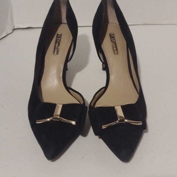 BCBGeneration Shoes - Classy black heel with bow and gold accents 6m bcbgeneration